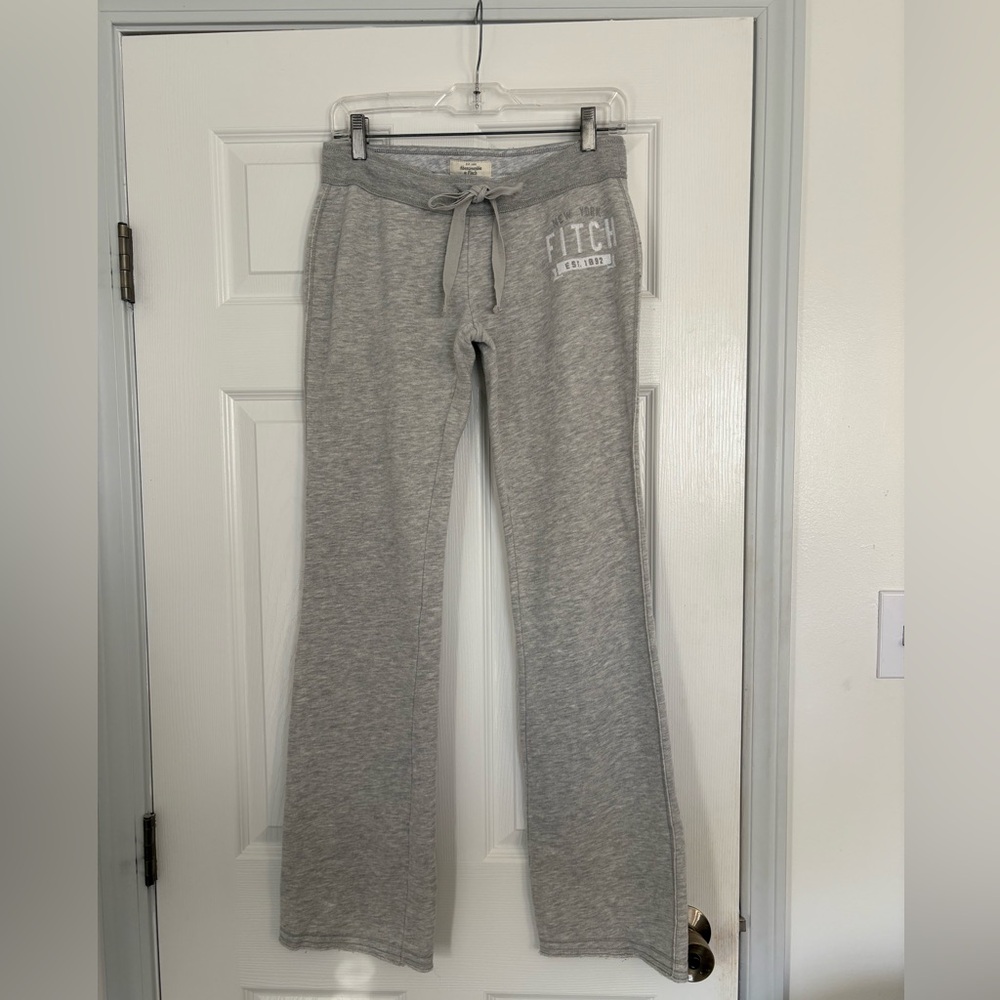 Y2K ABERCROMBIE AND FITCH FLARE SWEATPANTS GRAY GREY LOW RISE EMBROIDERED SMALL - Picture 2 of 8
